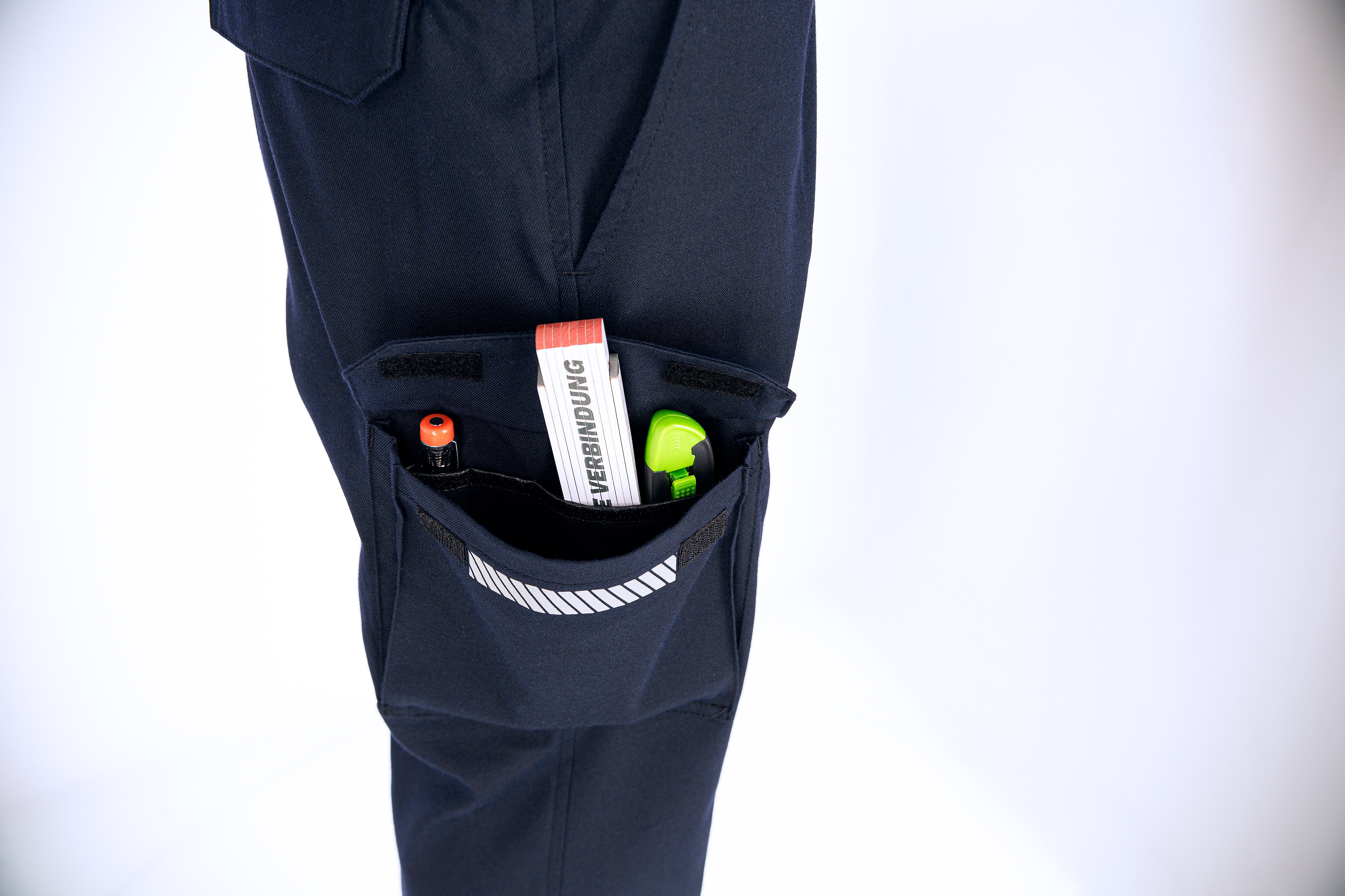 Blasebalgtasche mit Handy-/Messer-Vorrichtung